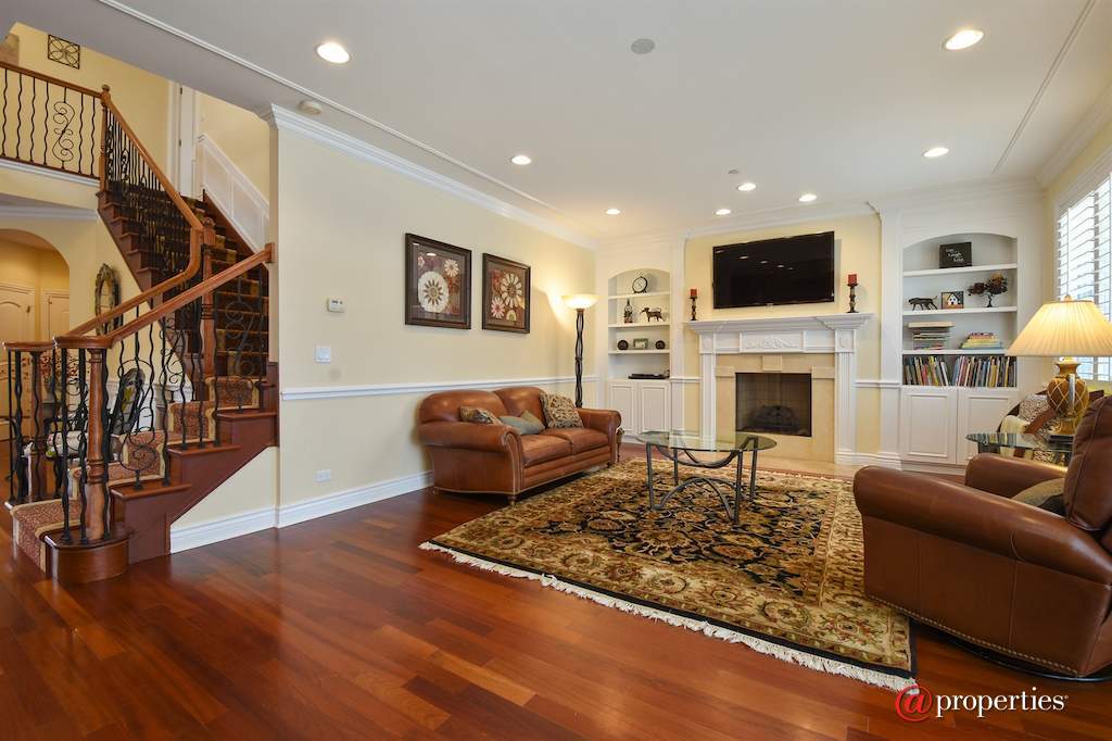 763 Division Street Barrington, Illinois 60010 - Family Room