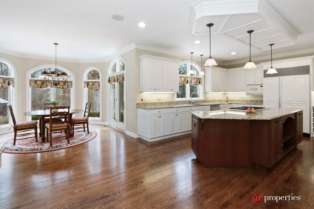 29920 Tanya Trail Libertyville, Illinois 60048 - Kitchen / Breakfast Room