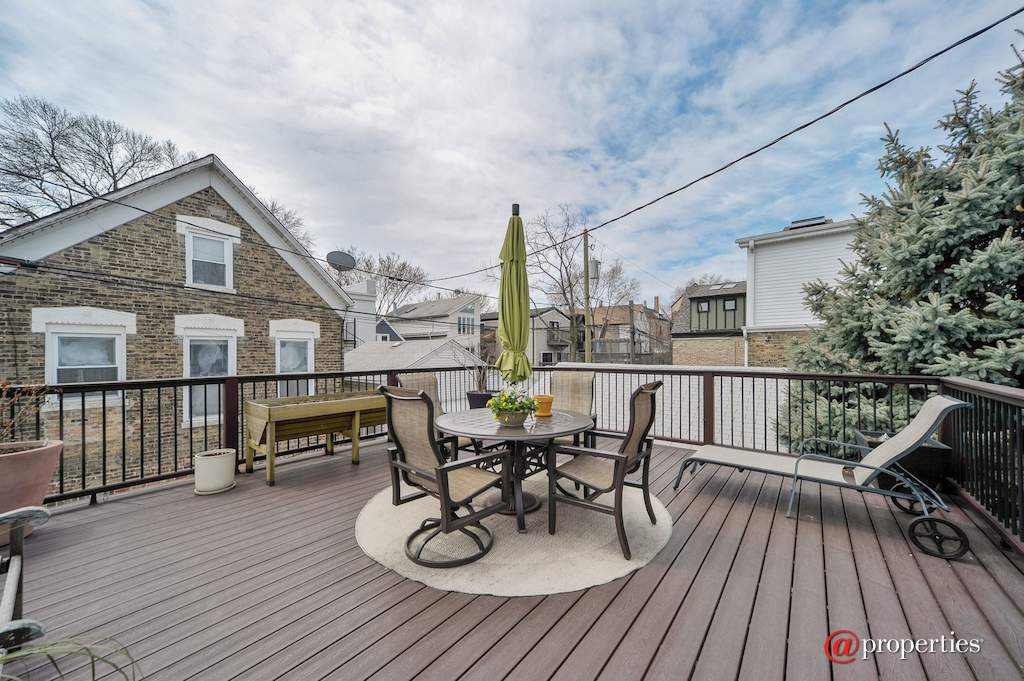 2129 W Charleston Street Chicago, Illinois 60647 - Roof Deck
