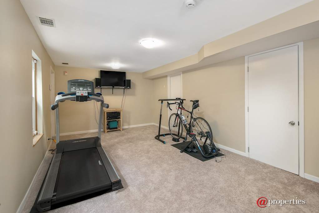 2129 W Charleston Street Chicago, Illinois 60647 - Image 16