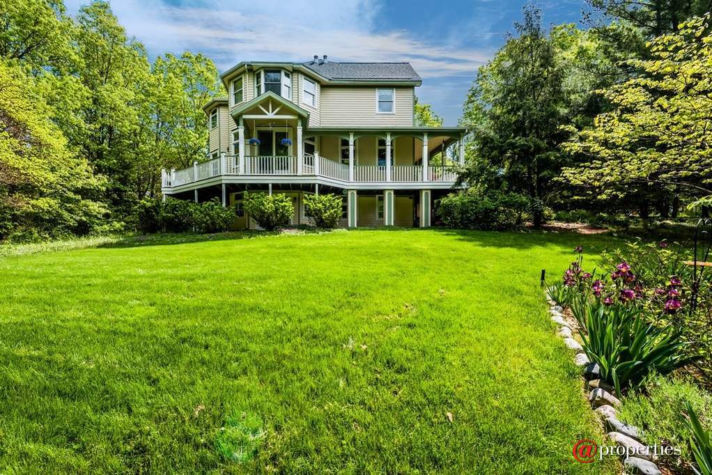 3165 Dunes Valley Path Stevensville, Mi 49127 - Image 1