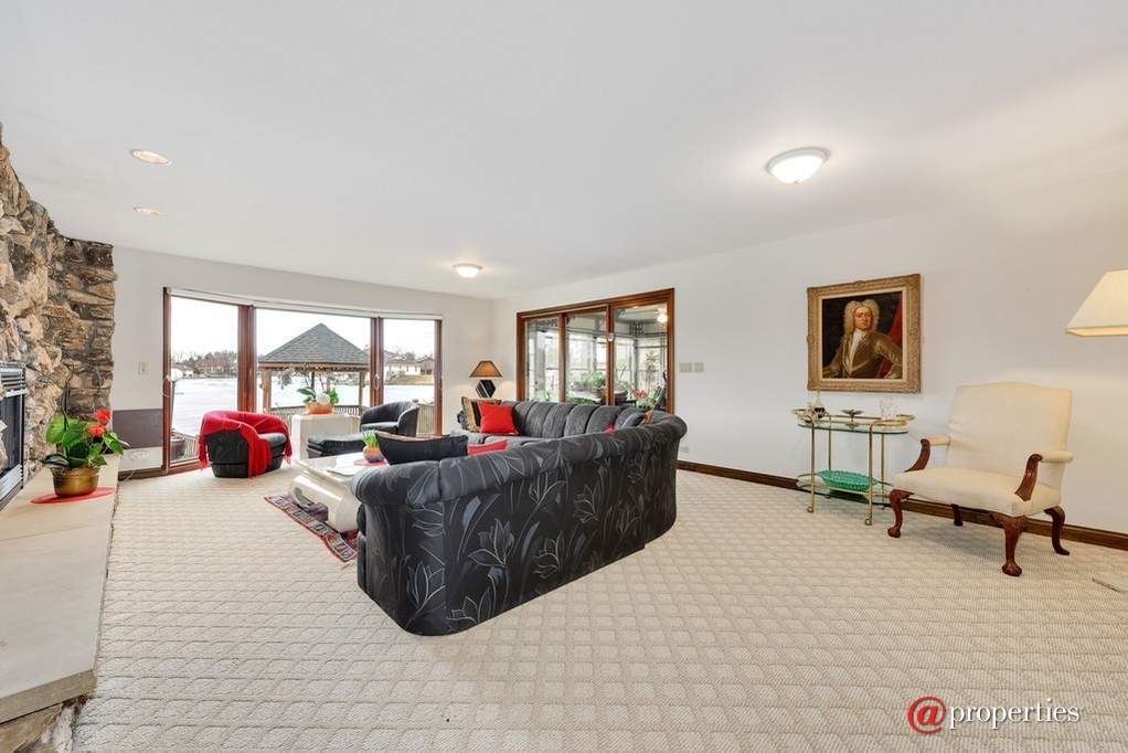 9682 Reding Circle Des Plaines, Illinois 60016 - Image 6