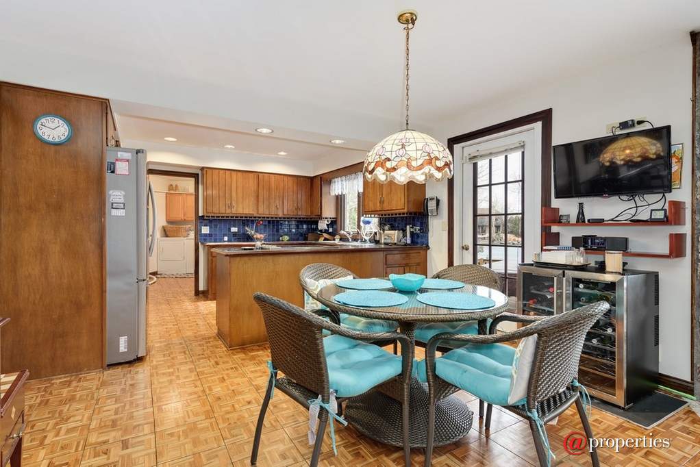 9682 Reding Circle Des Plaines, Illinois 60016 - Image 11