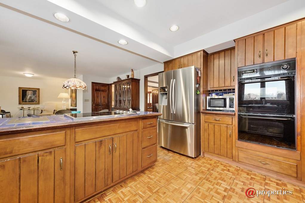 9682 Reding Circle Des Plaines, Illinois 60016 - Image 15