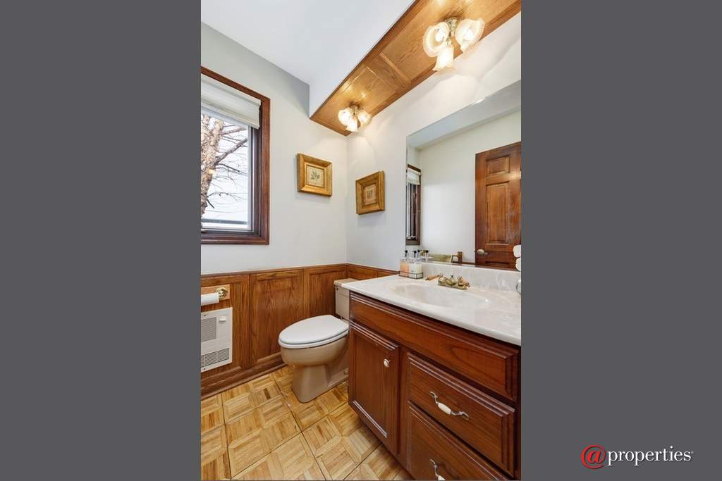 9682 Reding Circle Des Plaines, Illinois 60016 - Image 16