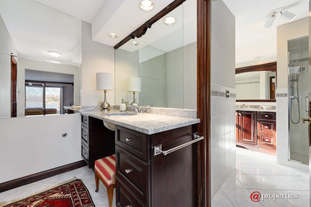 9682 Reding Circle Des Plaines, Illinois 60016 - Image 21