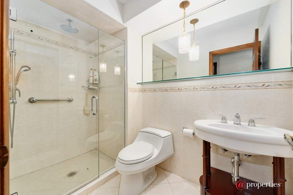9682 Reding Circle Des Plaines, Illinois 60016 - Image 27