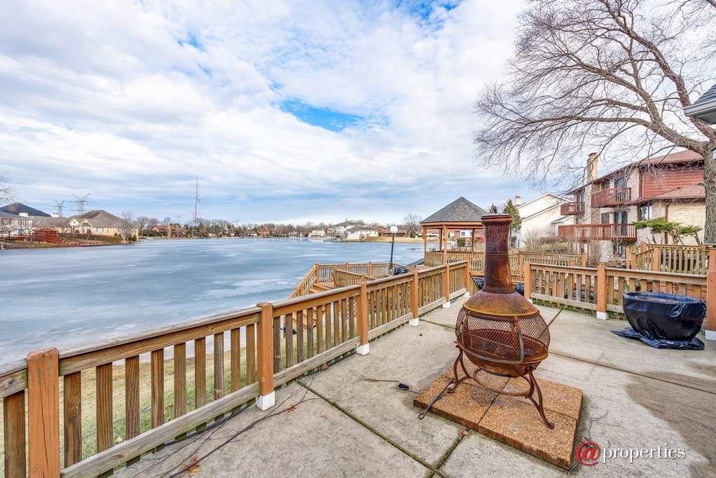 9682 Reding Circle Des Plaines, Illinois 60016 - Image 32