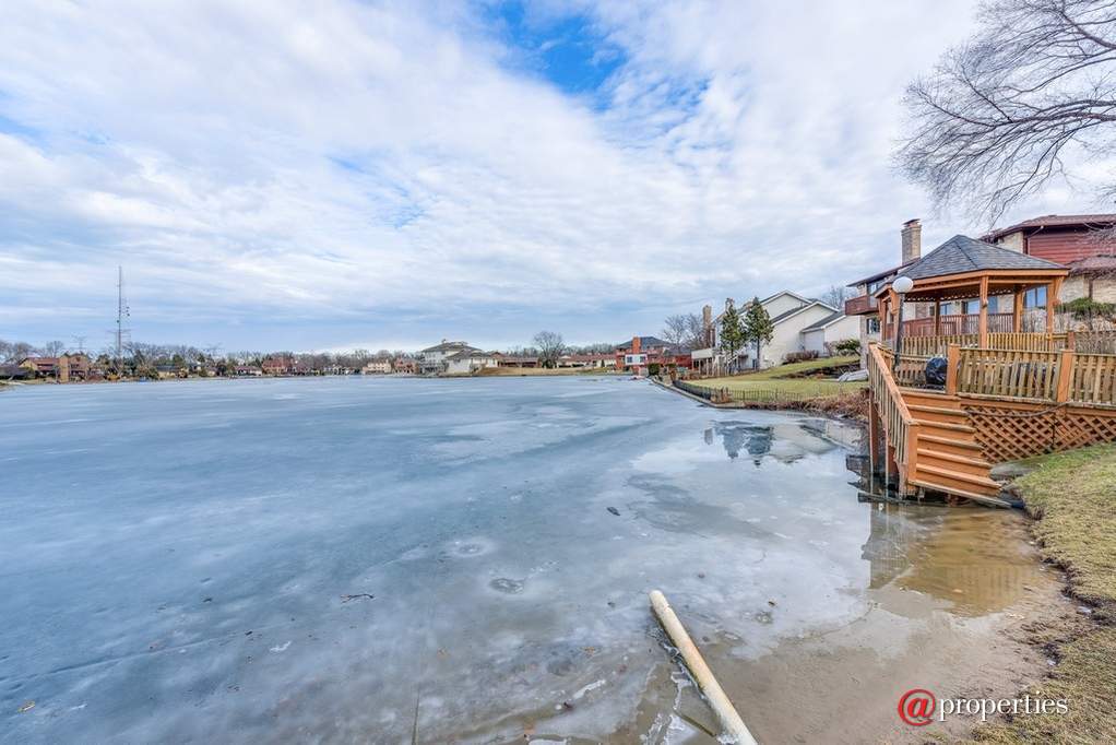 9682 Reding Circle Des Plaines, Illinois 60016 - Image 34