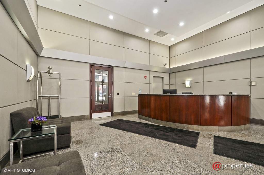 600 N Dearborn Street #1606 Chicago, Illinois 60654 - Lobby