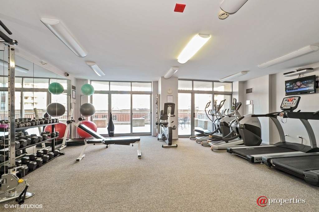 600 N Dearborn Street #1606 Chicago, Illinois 60654 - Gym