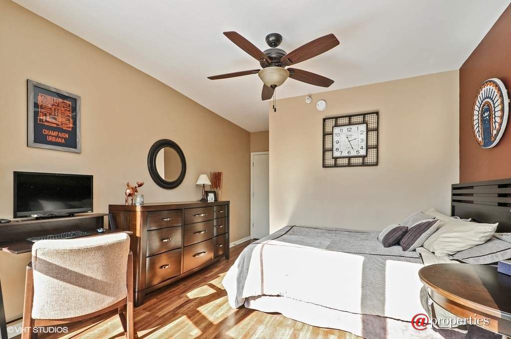 600 N Dearborn Street #1606 Chicago, Illinois 60654 - Bedroom