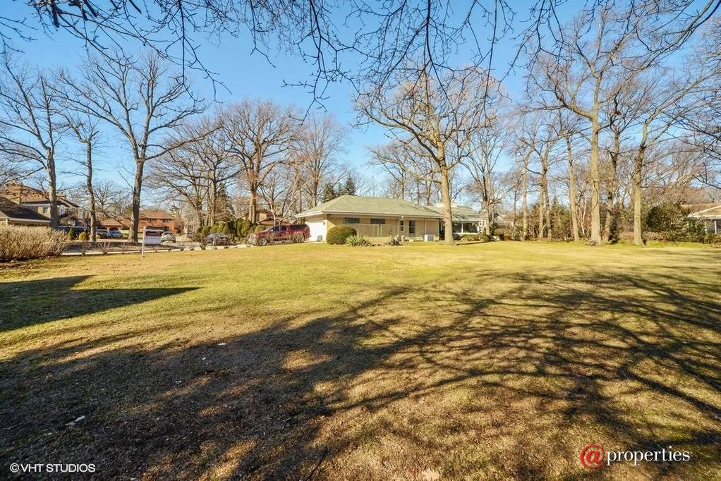 6737 N Longmeadow Avenue Lincolnwood, Illinois 60712 - Location 3