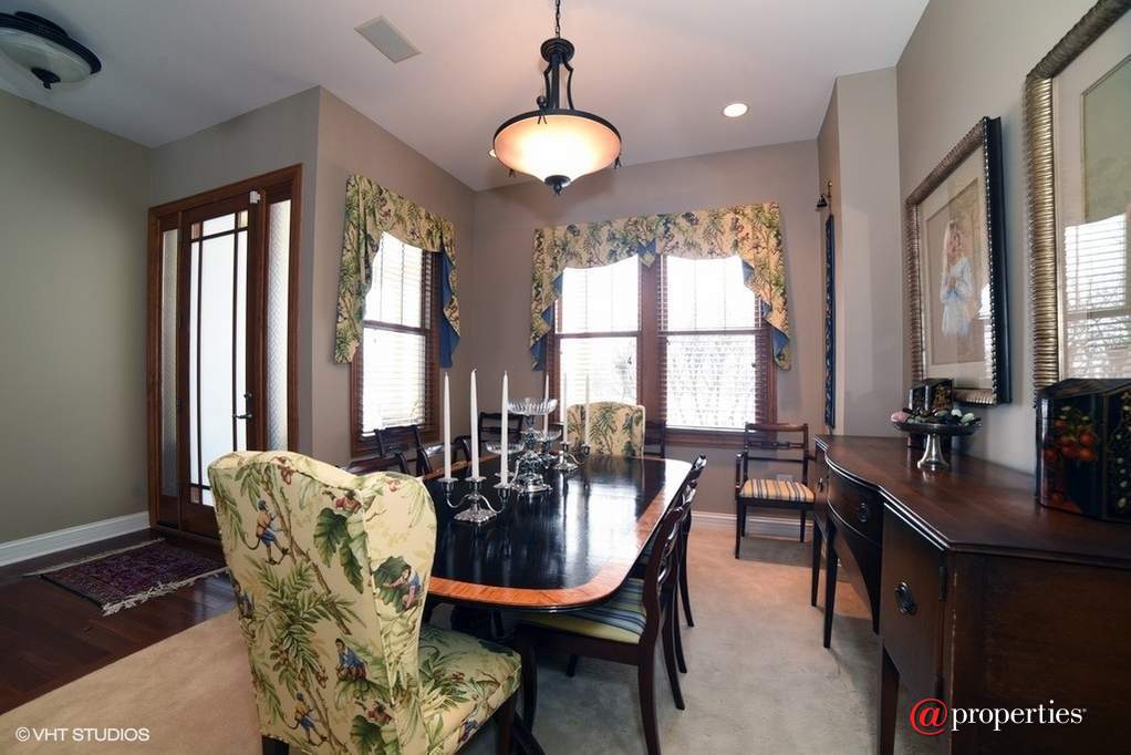 40W326 Edgar Lee Masters Lane St. Charles, Illinois 60175 - Dining Room