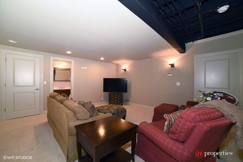 40W326 Edgar Lee Masters Lane St. Charles, Illinois 60175 - Family Room