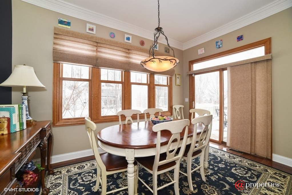 40W326 Edgar Lee Masters Lane St. Charles, Illinois 60175 - Dining Area