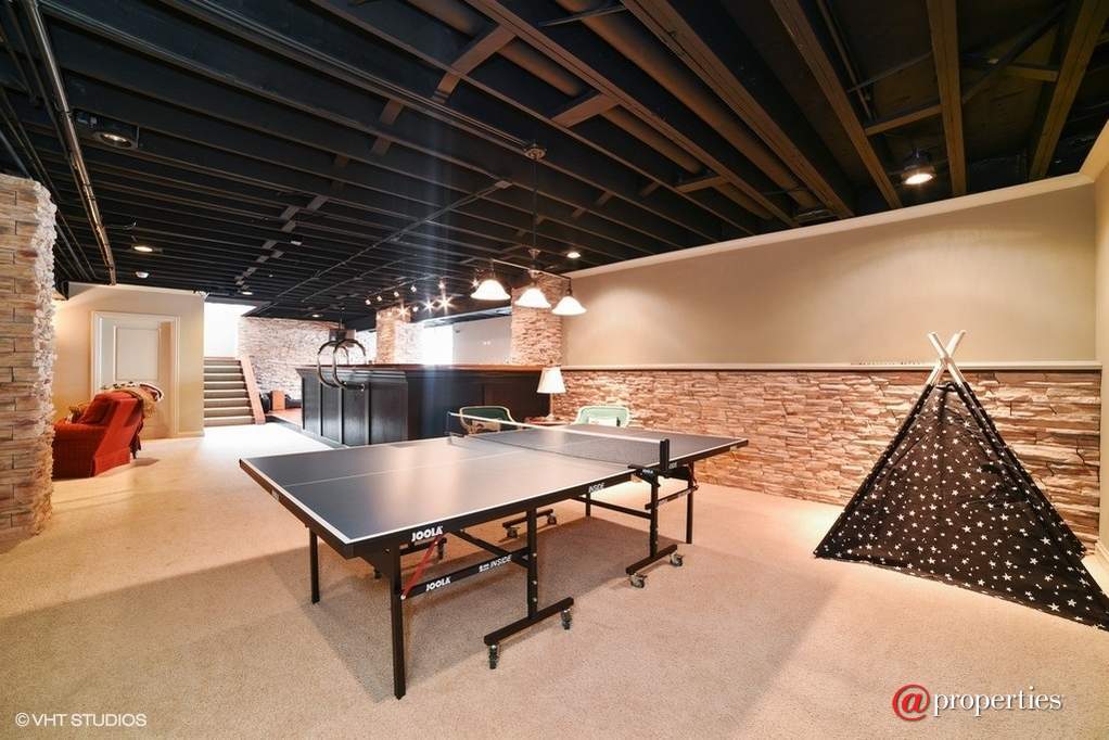 40W326 Edgar Lee Masters Lane St. Charles, Illinois 60175 - Pool Room