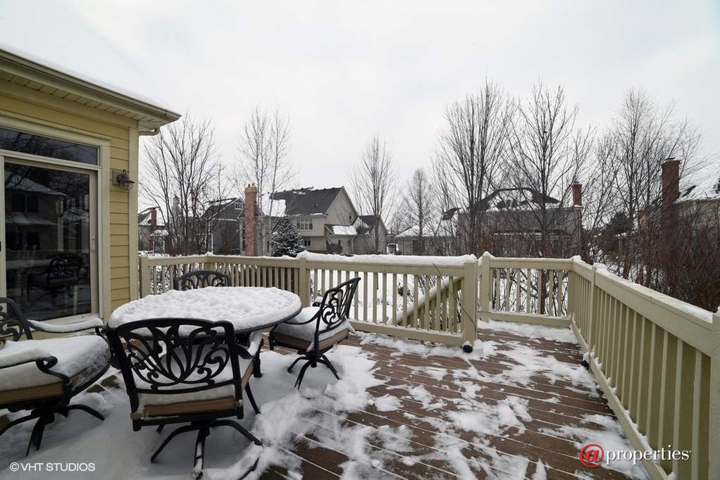40W326 Edgar Lee Masters Lane St. Charles, Illinois 60175 - Deck