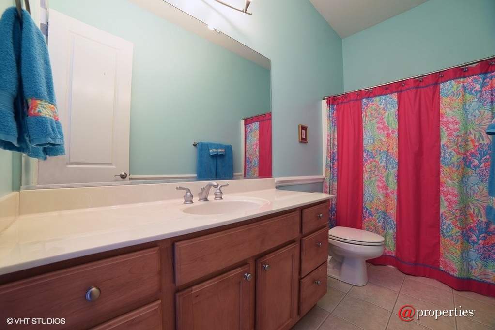 40W326 Edgar Lee Masters Lane St. Charles, Illinois 60175 - 2nd Bathroom