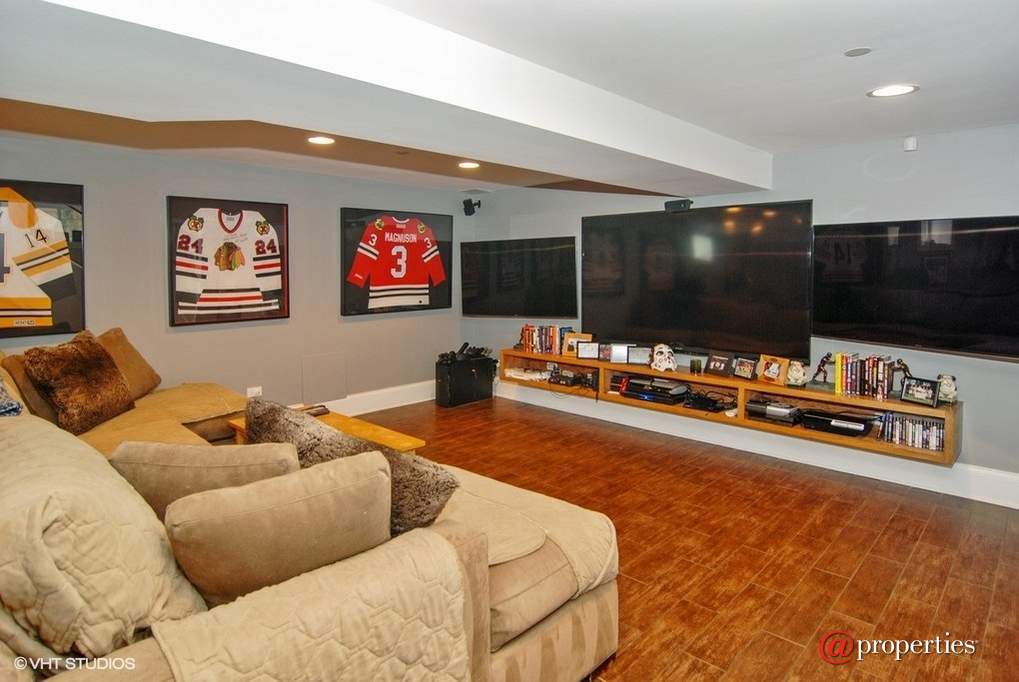 14 Keystone Avenue River Forest, Illinois 60305 - Media Room