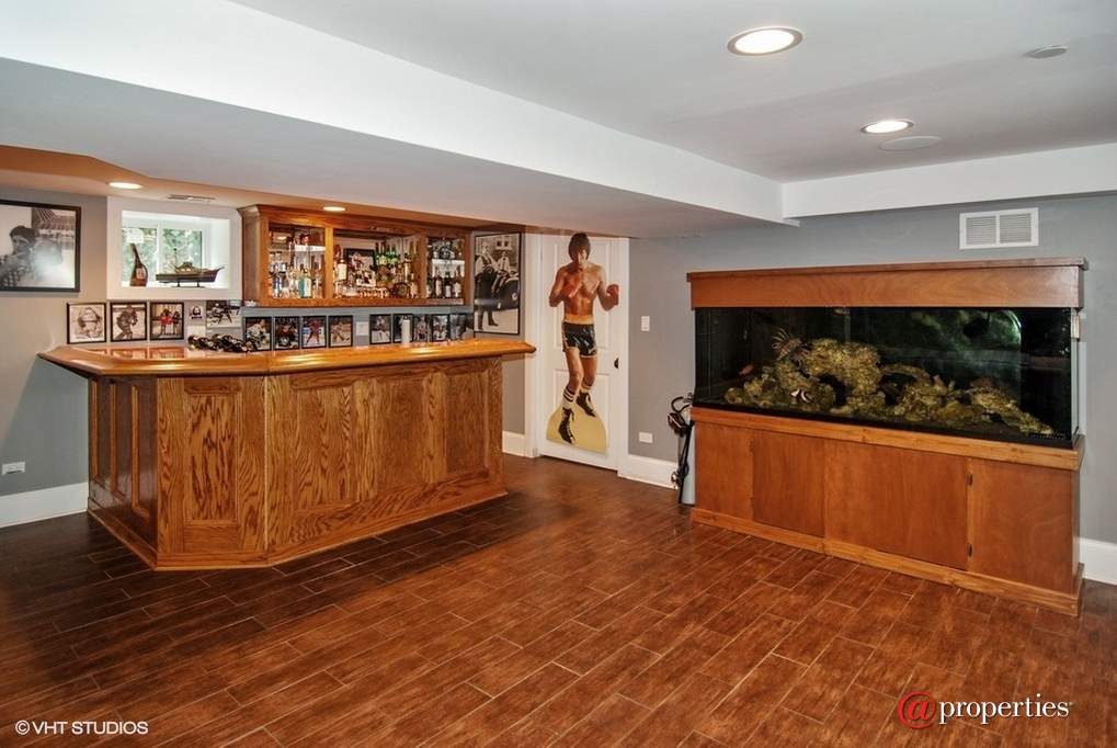 14 Keystone Avenue River Forest, Illinois 60305 - Bar