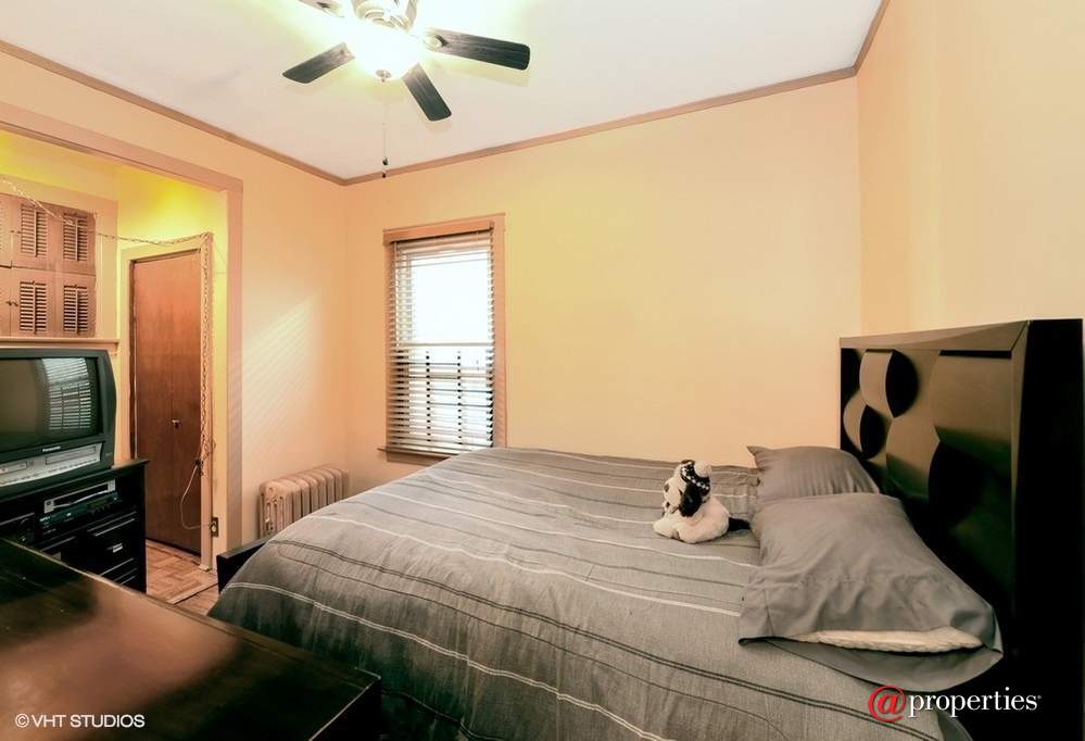 7828 S Eberhart Avenue Chicago, Illinois 60619 - Bedroom