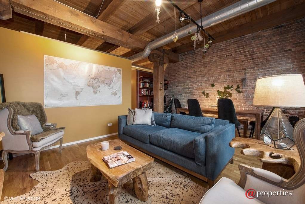 1061 W 16th Street #109 Chicago, Illinois 60608 - Living Room