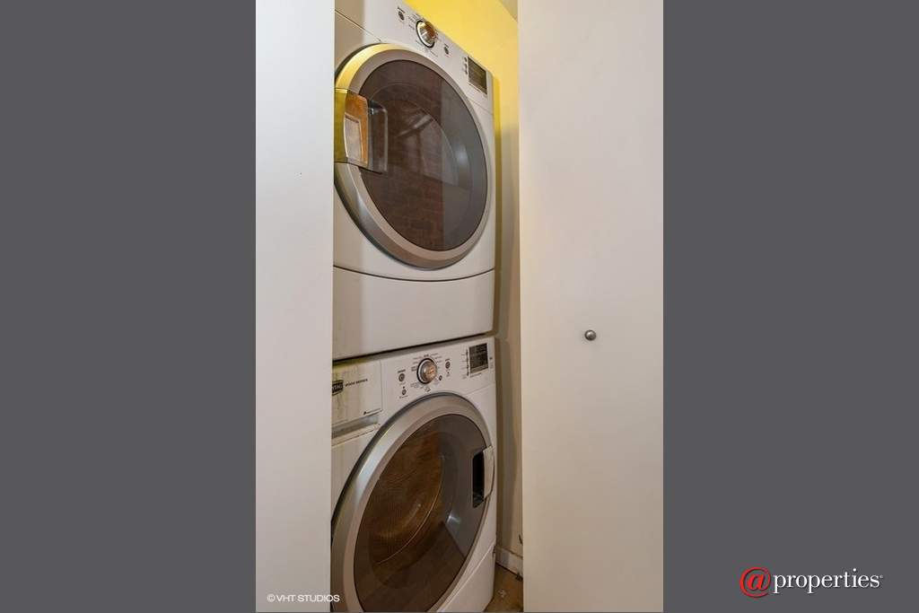 1061 W 16th Street #109 Chicago, Illinois 60608 - Laundry Room