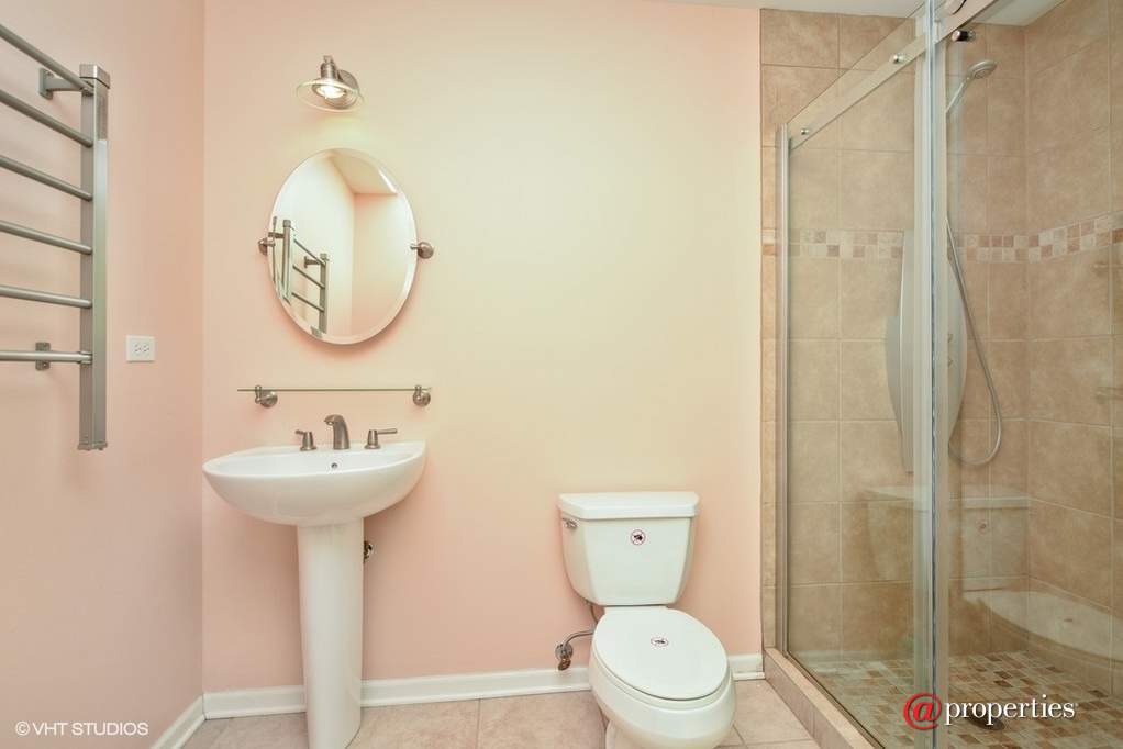 1905 E Euclid Avenue Mount Prospect, Illinois 60056 - 4th Bathroom in basement