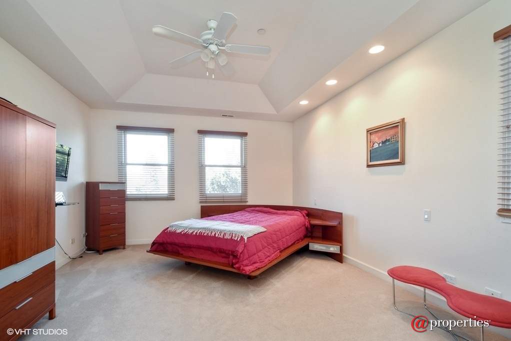1905 E Euclid Avenue Mount Prospect, Illinois 60056 - Master Bedroom