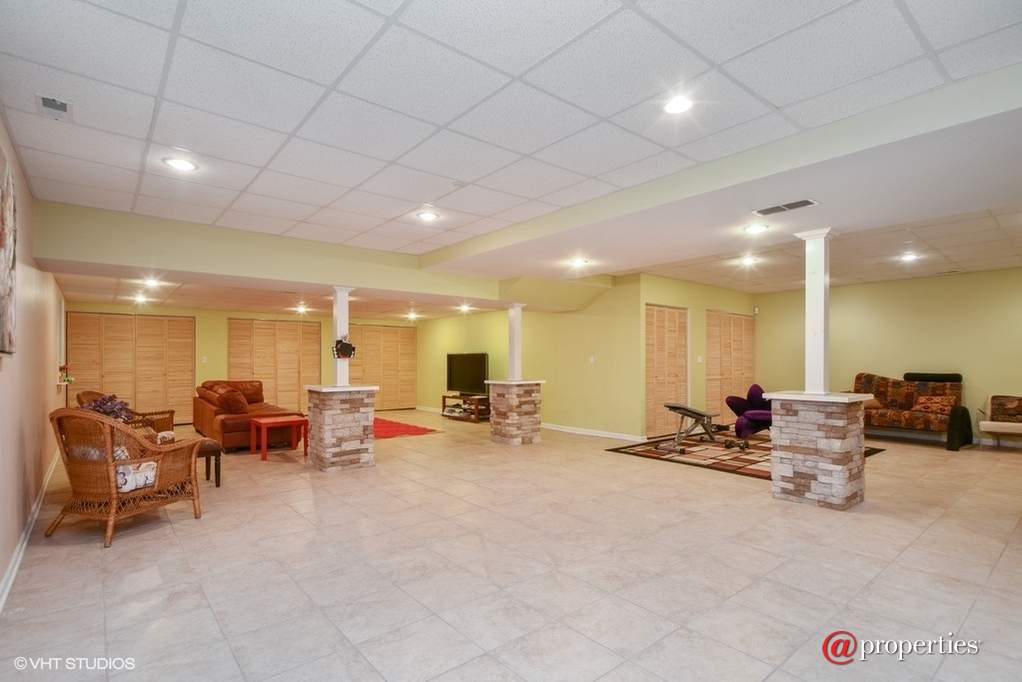1905 E Euclid Avenue Mount Prospect, Illinois 60056 - Recreational Room