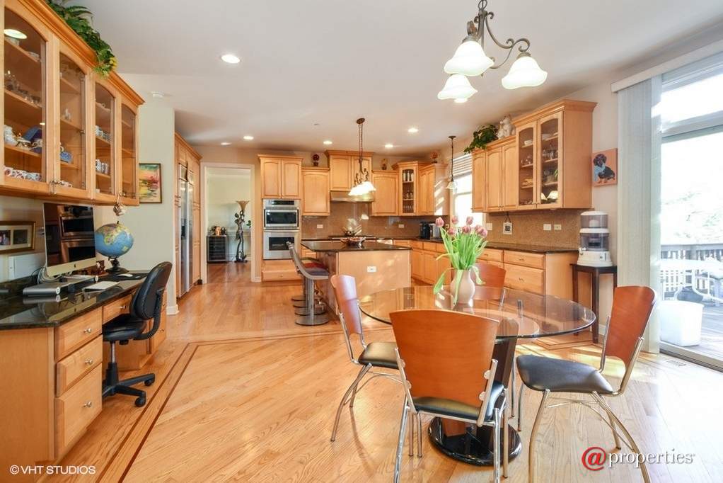 1905 E Euclid Avenue Mount Prospect, Illinois 60056 - Kitchen / Breakfast Room