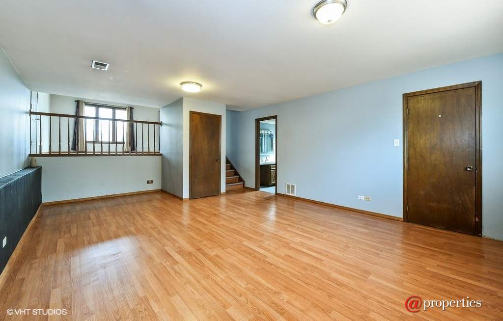15930 Lorel Avenue Oak Forest, Illinois 60452 - Room