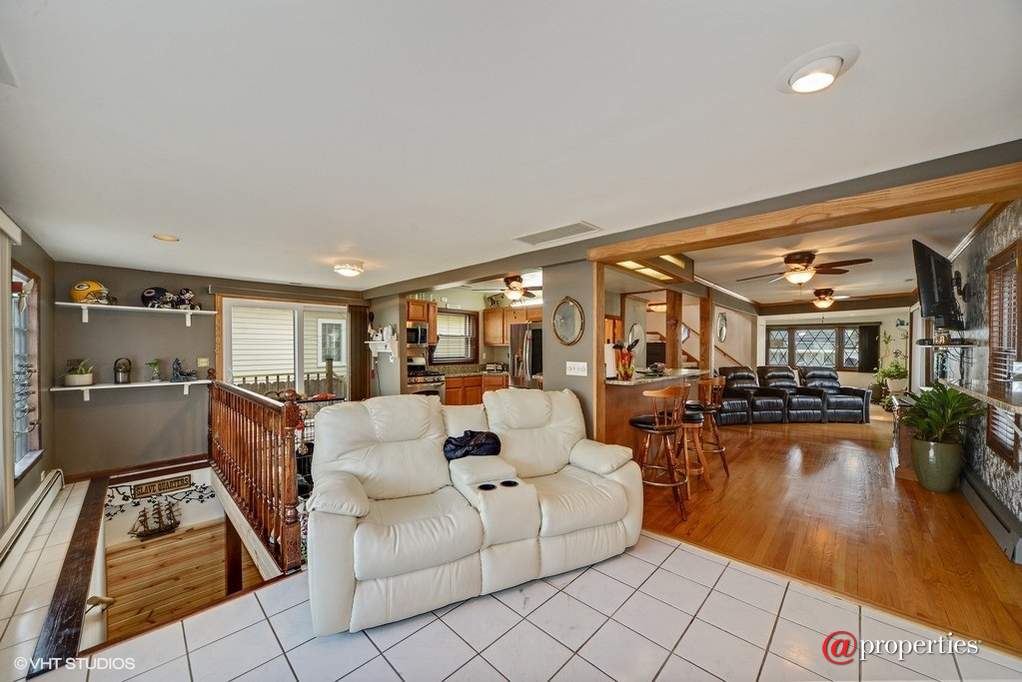 5951 N Ozanam Avenue Chicago, Illinois 60631 - Great Room