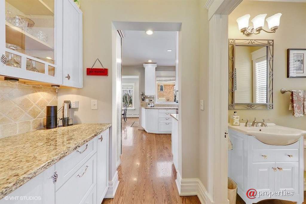 424 Sunset Avenue La Grange, Illinois 60525 - Virtually Painted Cabinets