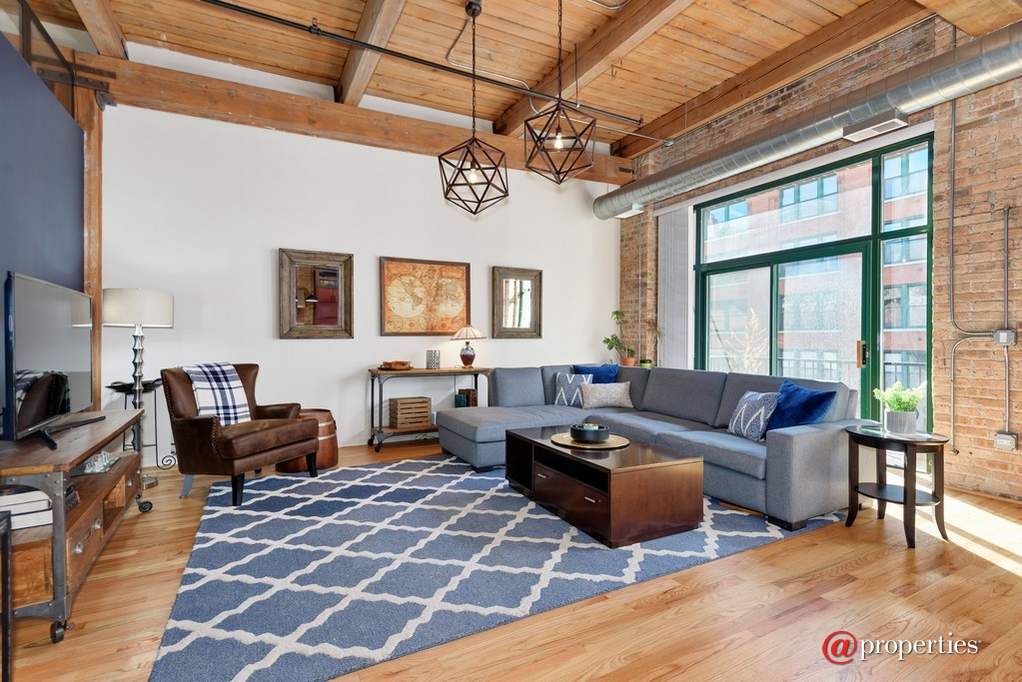 420 W Ontario Street #405 Chicago, Illinois 60654 - Living Room