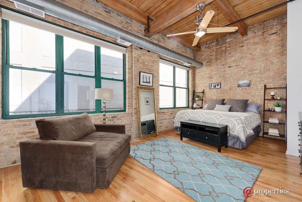 420 W Ontario Street #405 Chicago, Illinois 60654 - Master Bedroom
