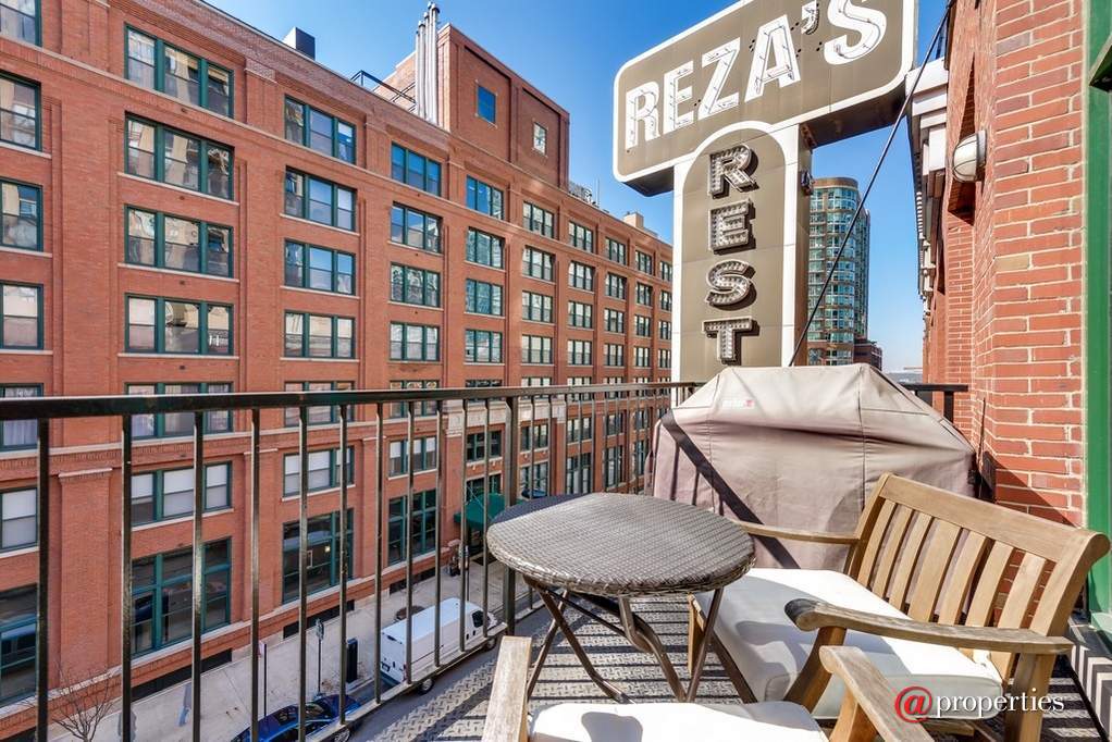 420 W Ontario Street #405 Chicago, Illinois 60654 - Balcony off Living Room