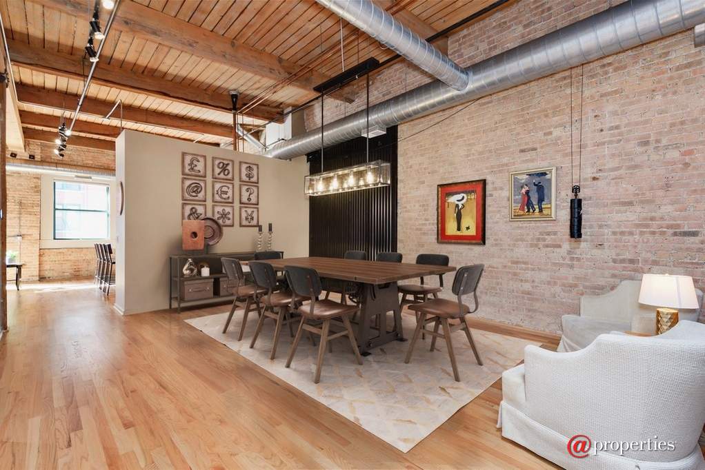 420 W Ontario Street #405 Chicago, Illinois 60654 - Dining Room