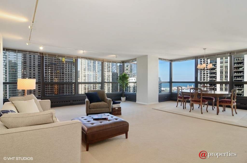 360 E Randolph Street #2907 Chicago, Illinois 60601 - Living Room