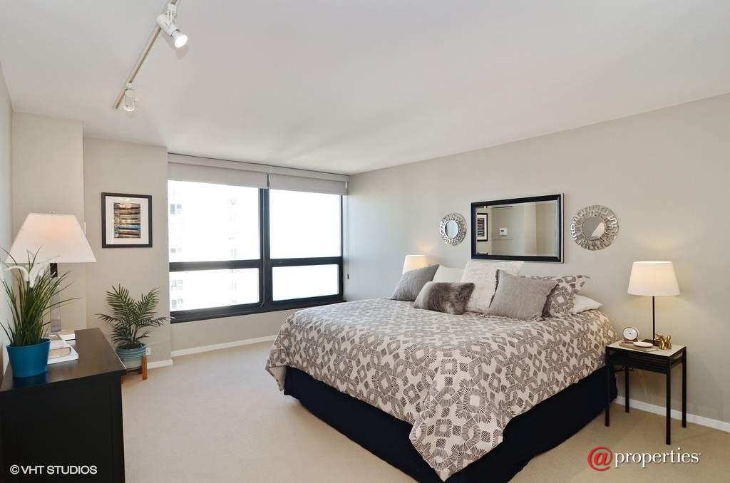 360 E Randolph Street #2907 Chicago, Illinois 60601 - Master Bedroom