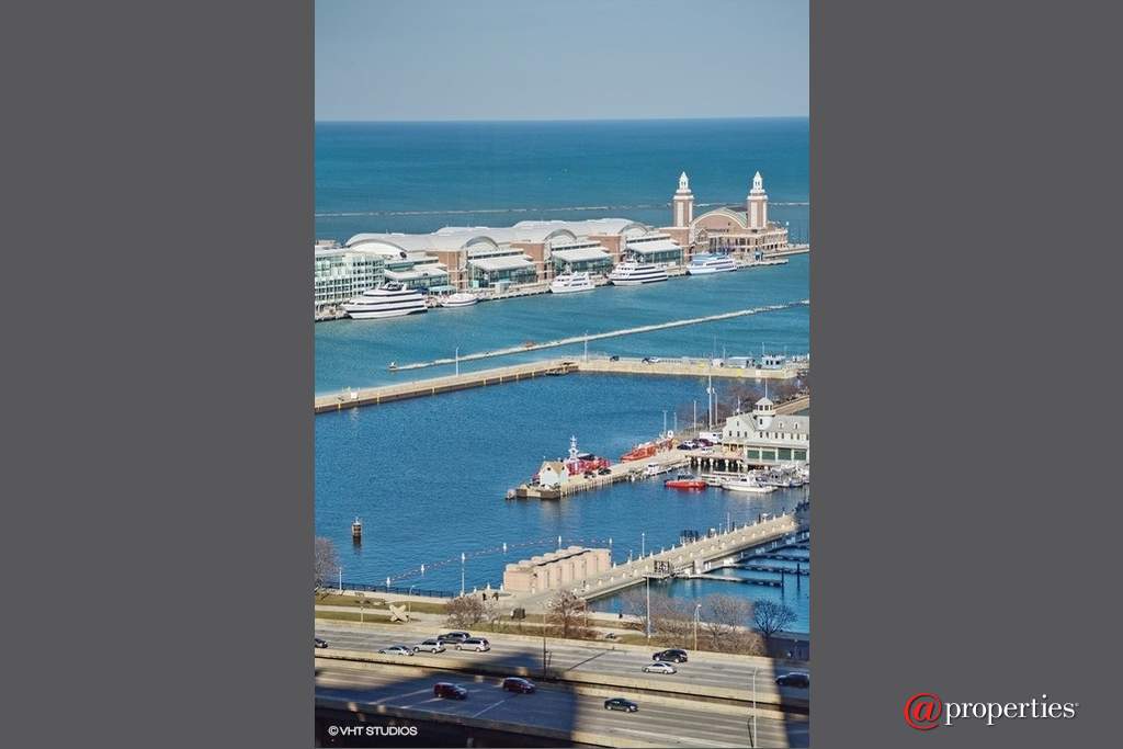 360 E Randolph Street #2907 Chicago, Illinois 60601 - View