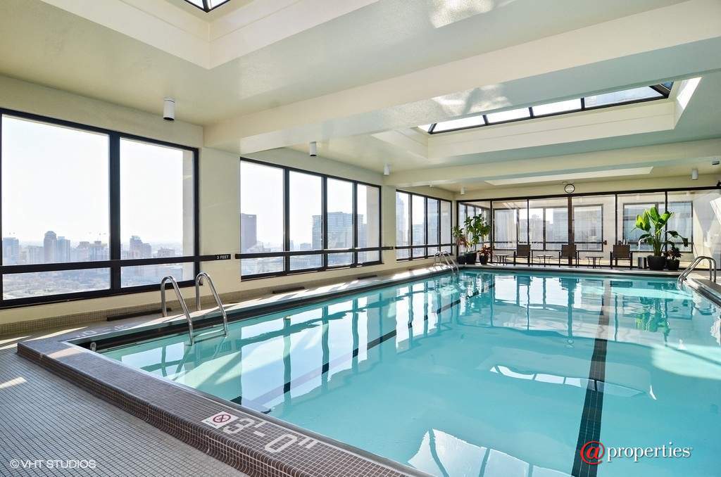 360 E Randolph Street #2907 Chicago, Illinois 60601 - Indoor Pool