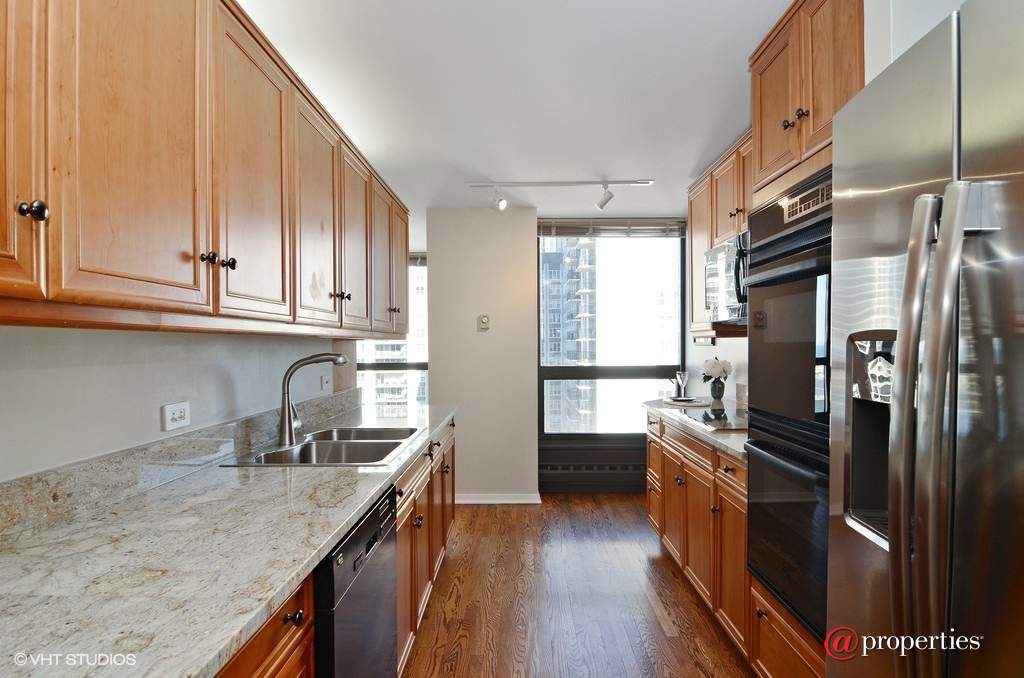 360 E Randolph Street #2907 Chicago, Illinois 60601 - Kitchen