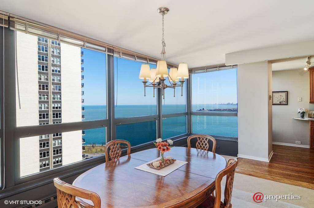 360 E Randolph Street #2907 Chicago, Illinois 60601 - Kitchen / Dining Room