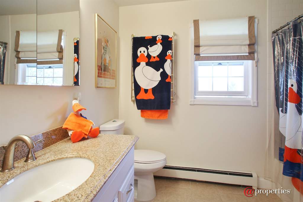 N1526 Willowbrook Rd Lake Geneva, Wisconsin 53147 - Guest Bedroom