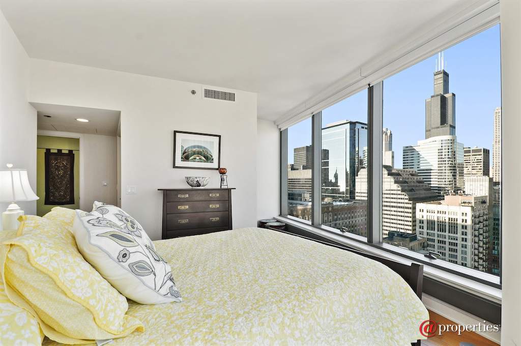 60 E Monroe Street #2907 Chicago, Illinois 60603 - Master Bedroom