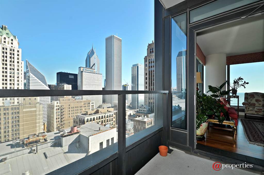 60 E Monroe Street #2907 Chicago, Illinois 60603 - Balcony