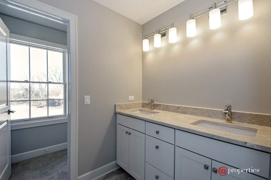 245 Mark Lane Lake Zurich, Illinois 60047 - 3rd Bathroom