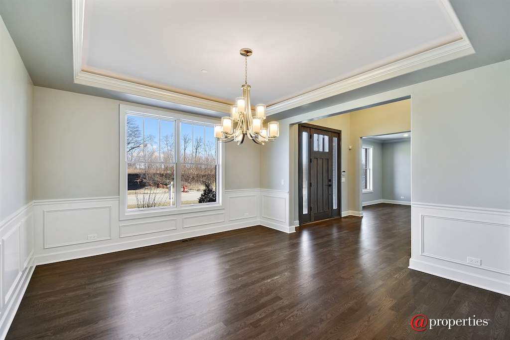 245 Mark Lane Lake Zurich, Illinois 60047 - Dining Room